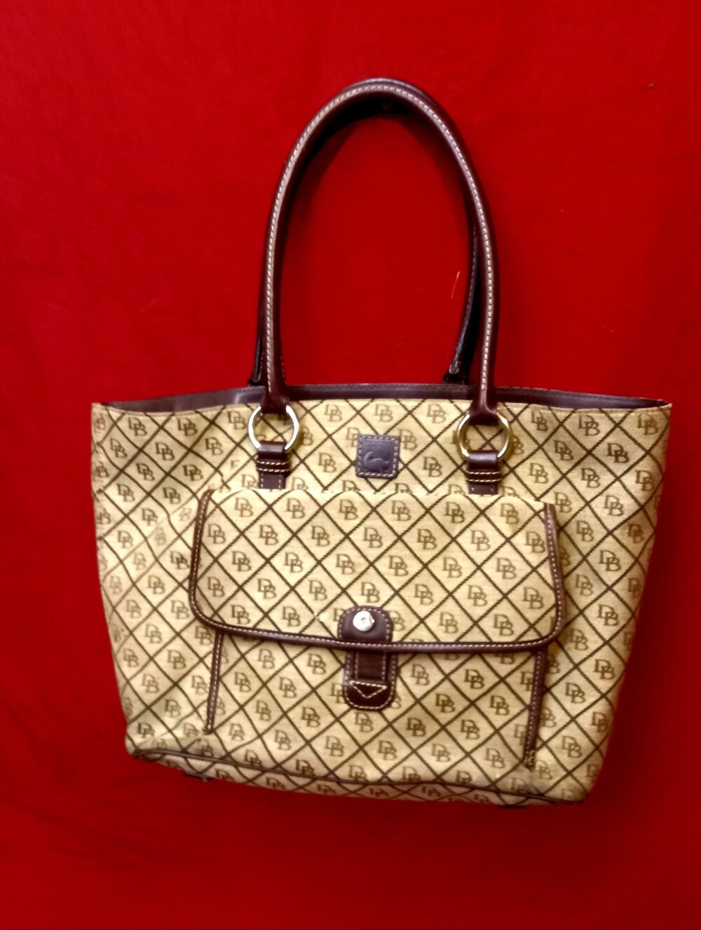 Vtg Dooney & Burke shoulder handbag purse.